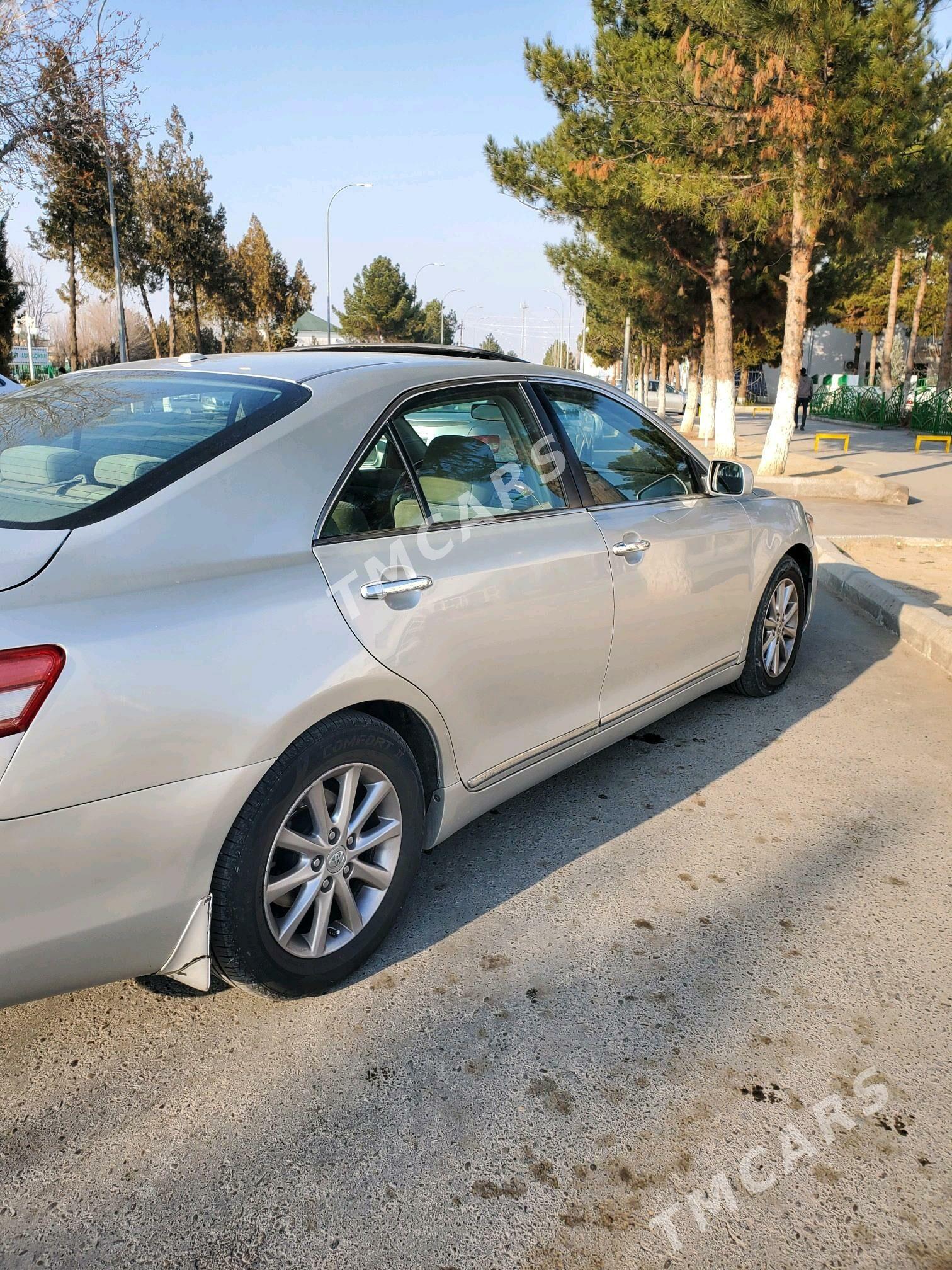 Toyota Camry 2011 - 180 000 TMT - Дашогуз - img 9