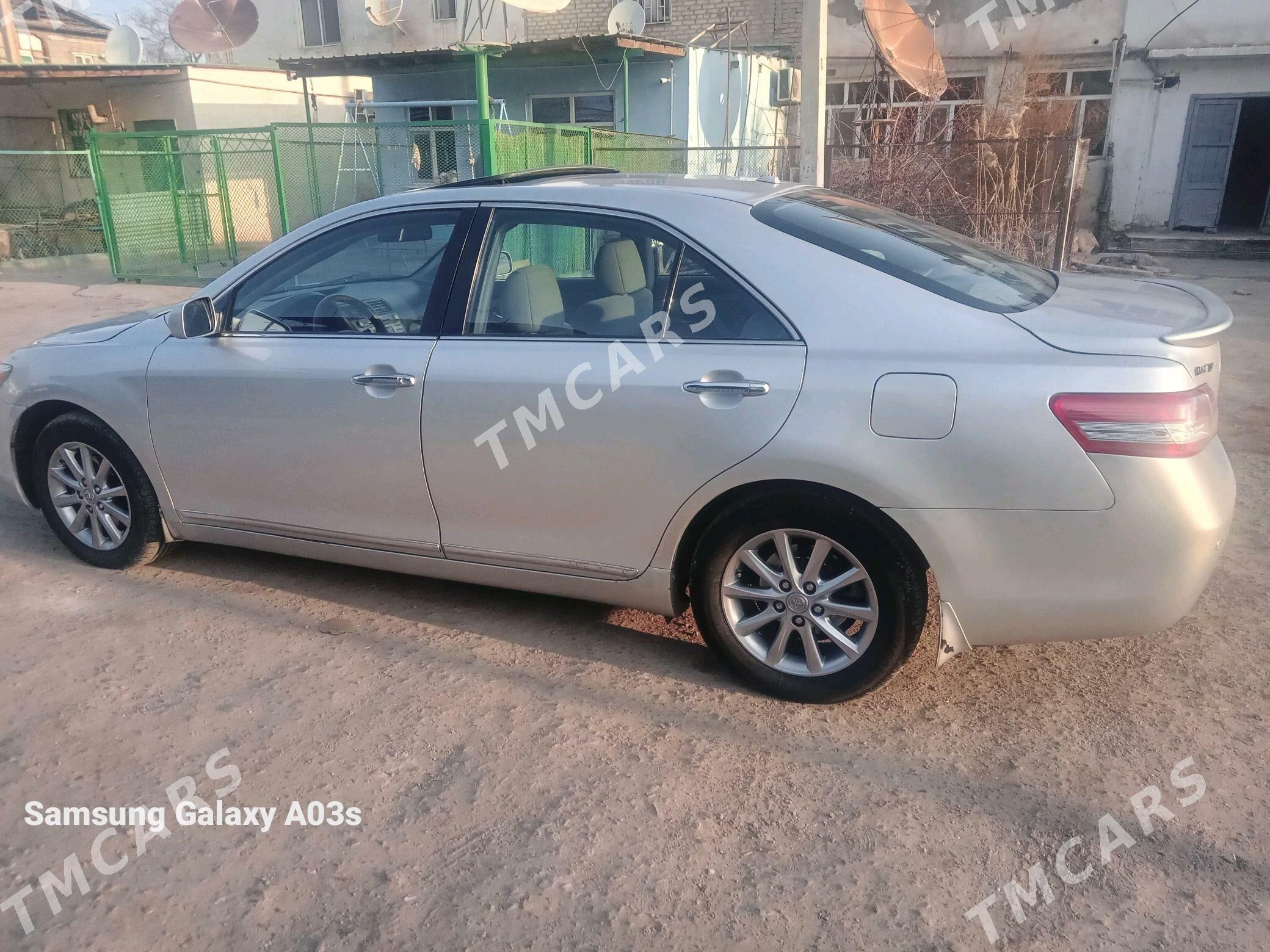 Toyota Camry 2011 - 180 000 TMT - Дашогуз - img 7