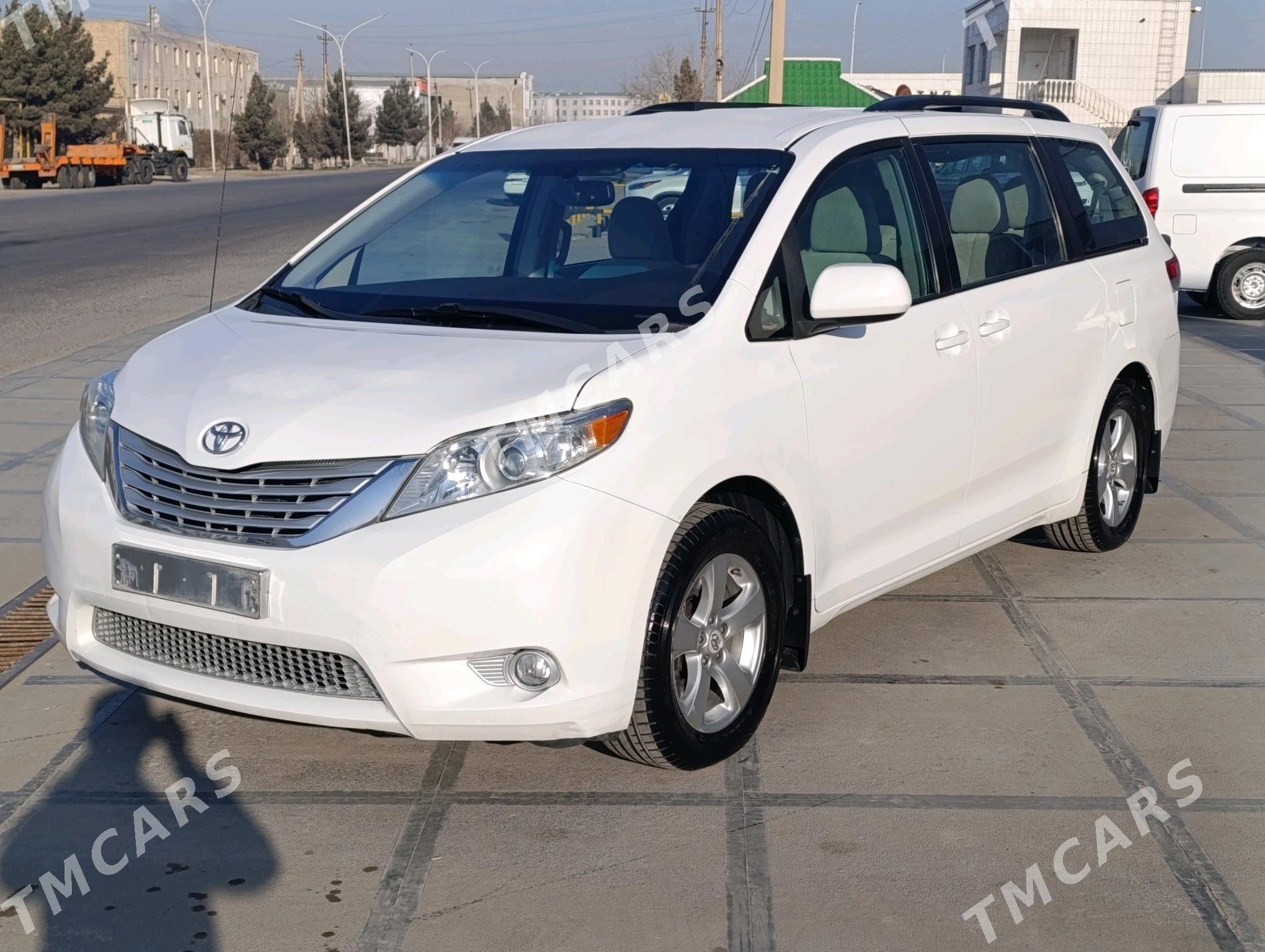 Toyota Sienna 2010 - 300 000 TMT - Mary - img 5