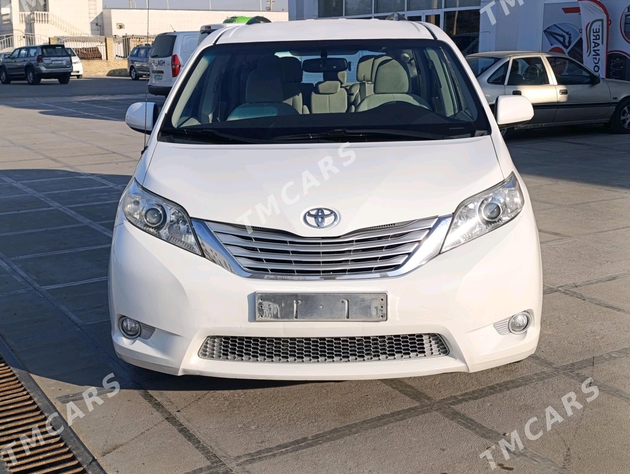 Toyota Sienna 2010 - 300 000 TMT - Mary - img 8