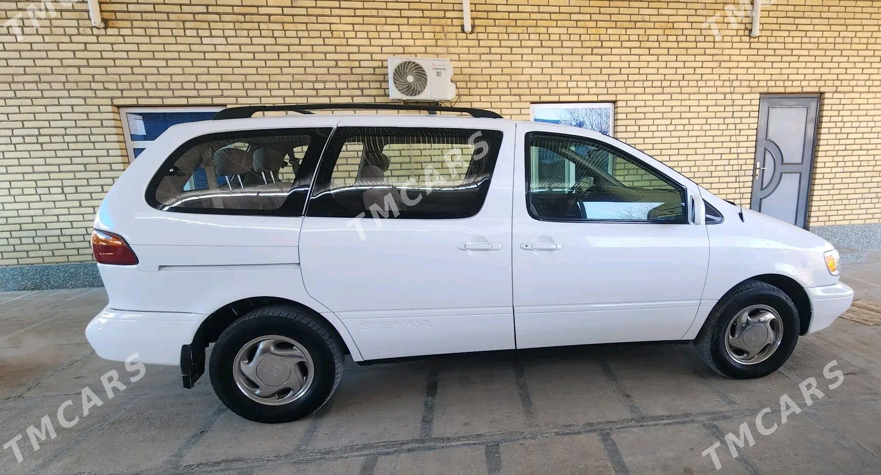 Toyota Sienna 2000 - 150 000 TMT - Векильбазар - img 3