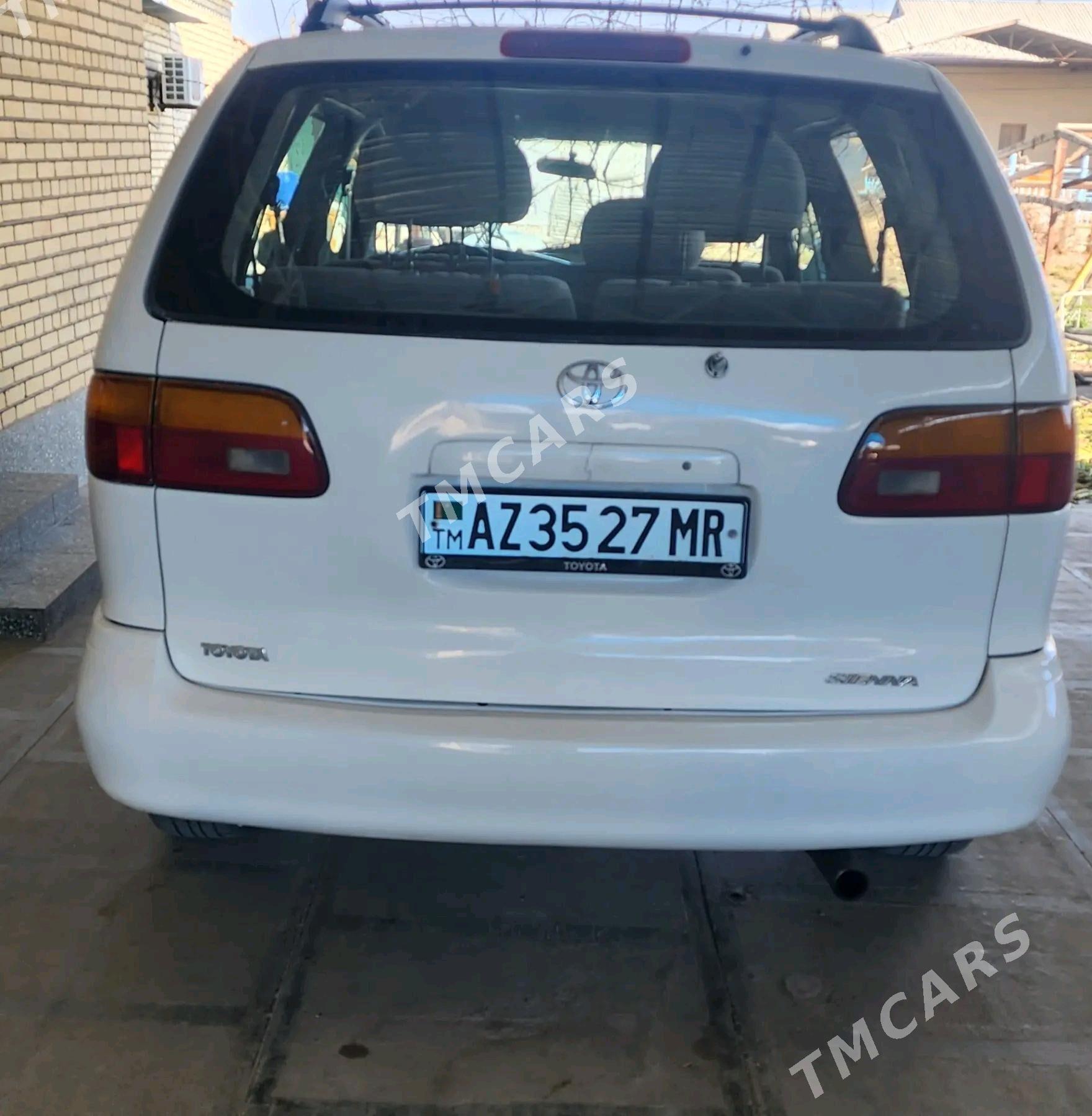 Toyota Sienna 2000 - 150 000 TMT - Векильбазар - img 4