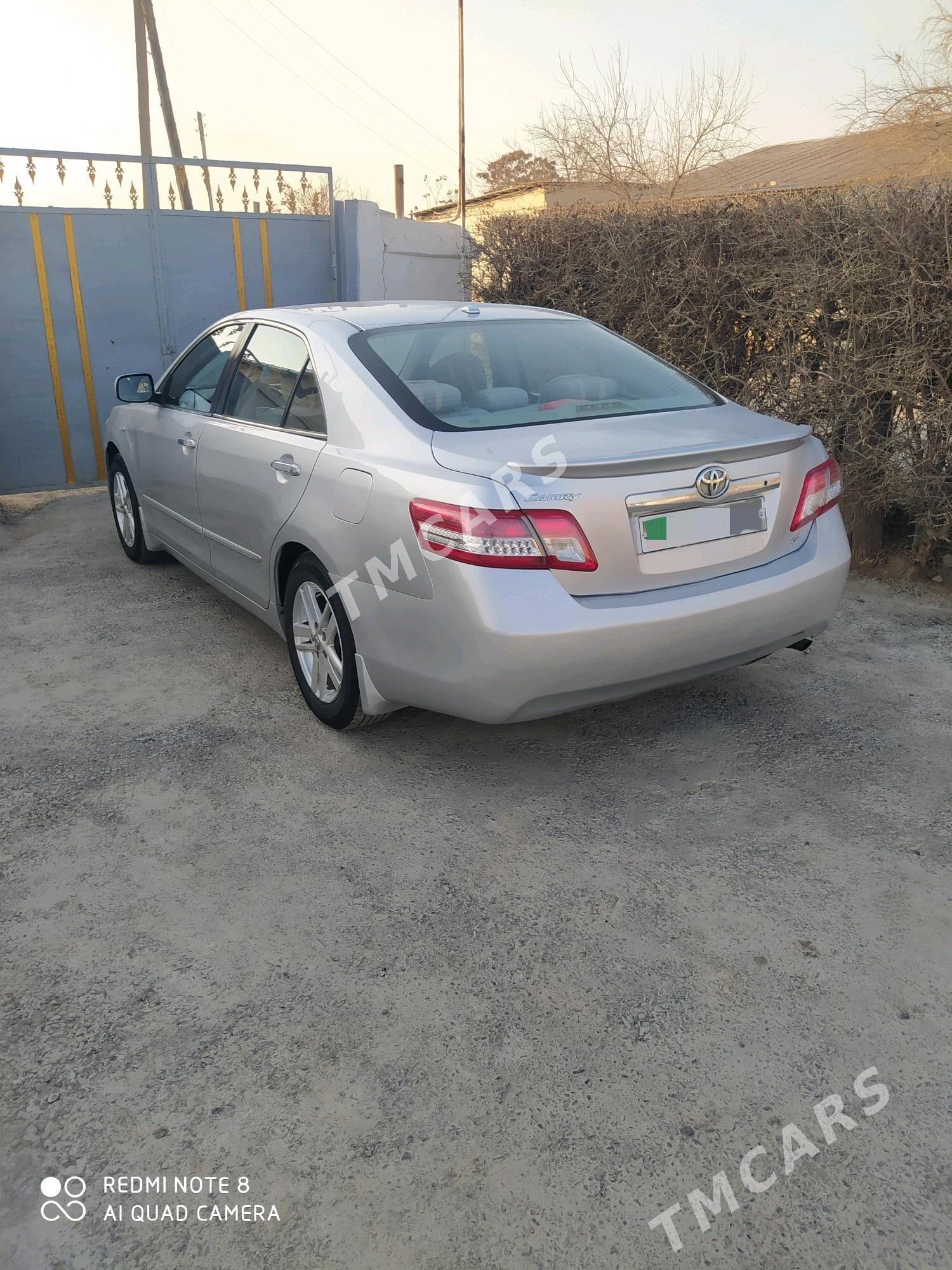 Toyota Camry 2011 - 135 000 TMT - Теджен - img 2