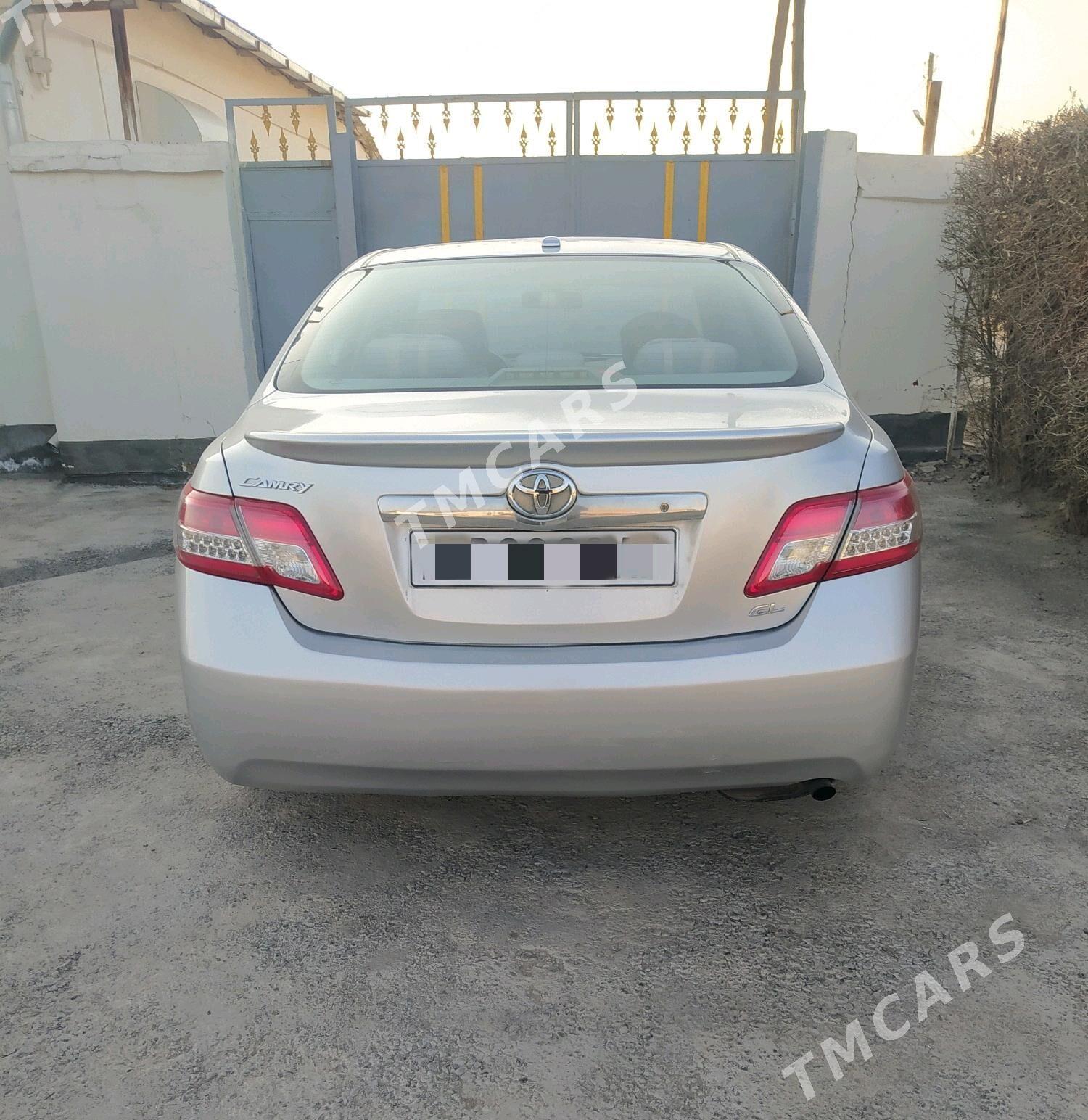 Toyota Camry 2011 - 135 000 TMT - Теджен - img 3