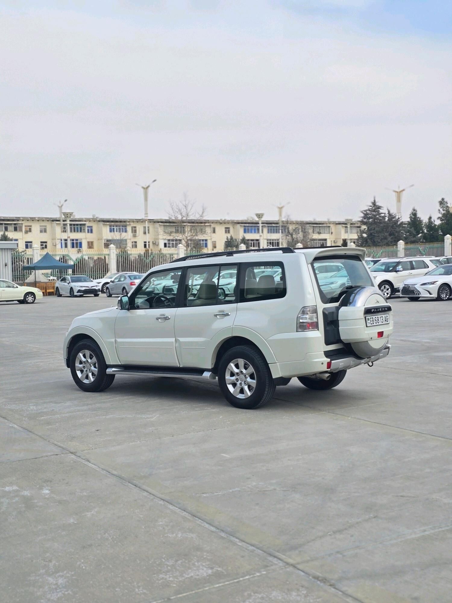 Mitsubishi Pajero 2014 - 228 000 TMT - 11 мкр - img 3