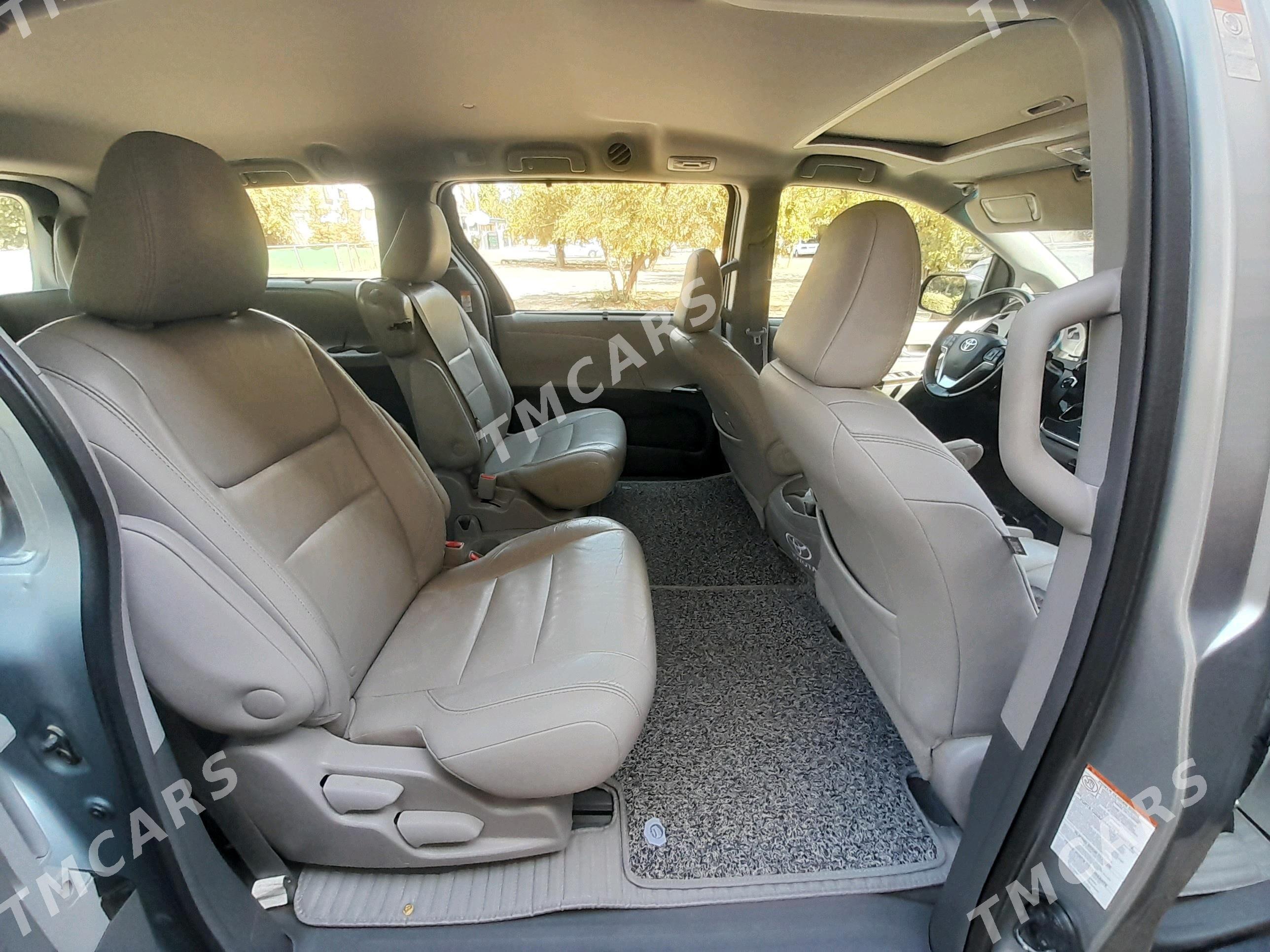 Toyota Sienna 2017 - 390 000 TMT - Мары - img 6