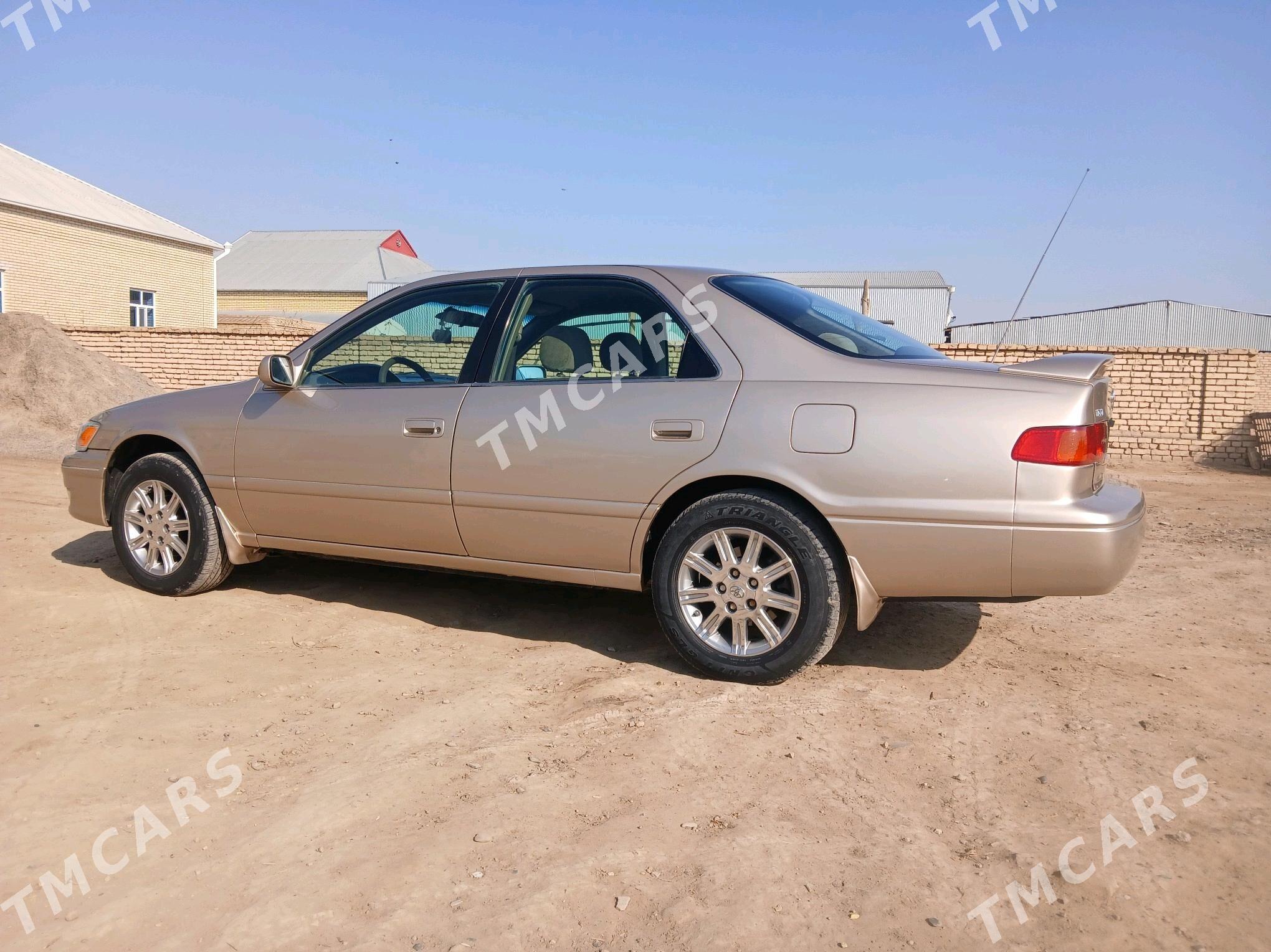 Toyota Camry 2000 - 170 000 TMT - Векильбазар - img 2