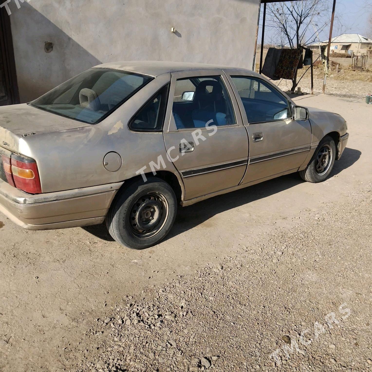 Opel Vectra 1989 - 18 000 TMT - Губадаг - img 3