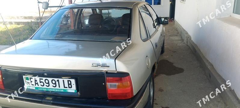 Opel Vectra 1992 - 19 000 TMT - Койтендаг - img 3