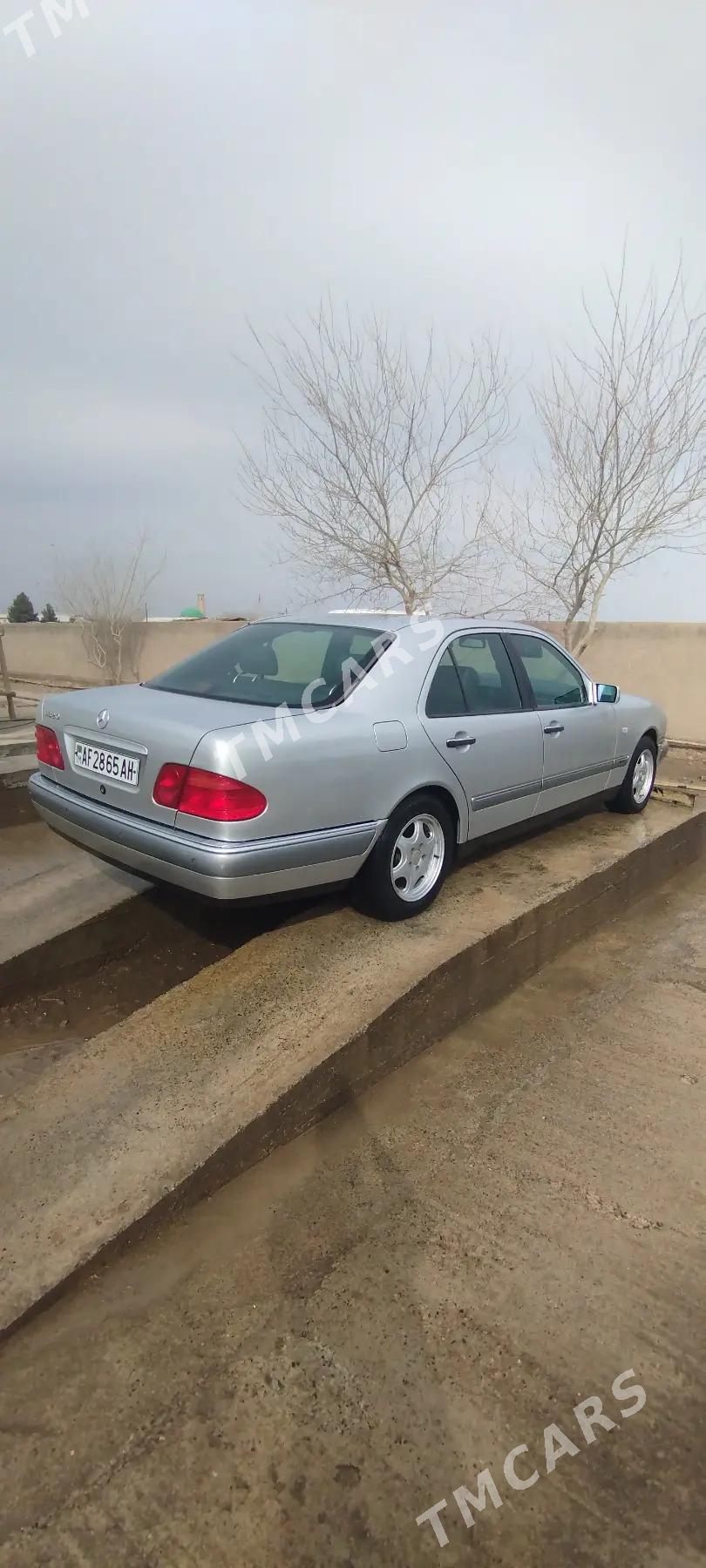 Mercedes-Benz E320 1999 - 83 000 TMT - Tejen - img 9