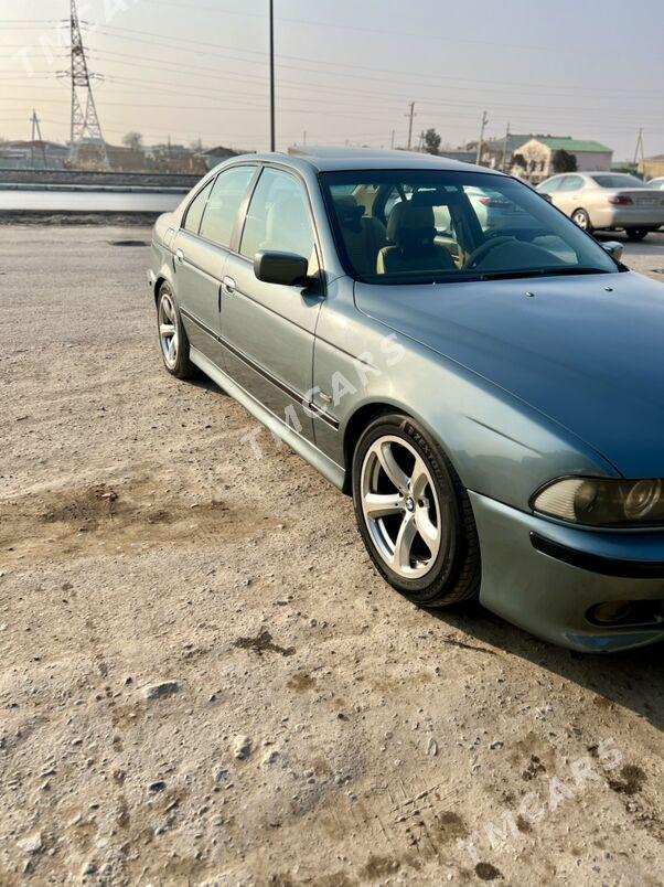 BMW E39 2002 - 99 000 TMT - Türkmenabat - img 5