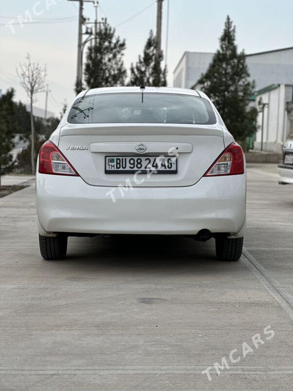 Nissan Versa 2012 - 96 000 TMT - Ашхабад - img 4