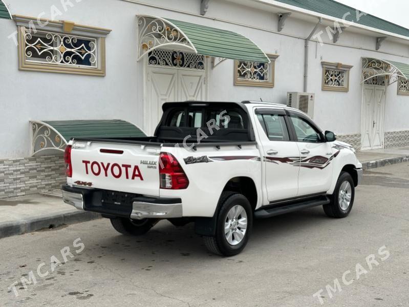 Toyota Hilux 2020 - 500 000 TMT - Балканабат - img 4