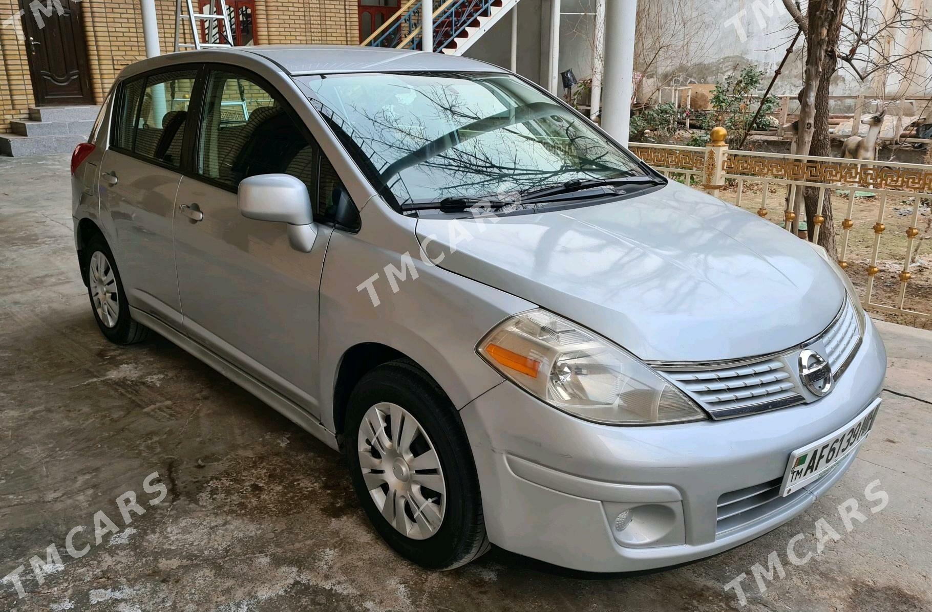 Nissan Versa 2010 - 100 000 TMT - Mary - img 5