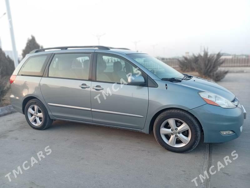 Toyota Sienna 2009 - 220 000 TMT - Türkmenabat - img 3