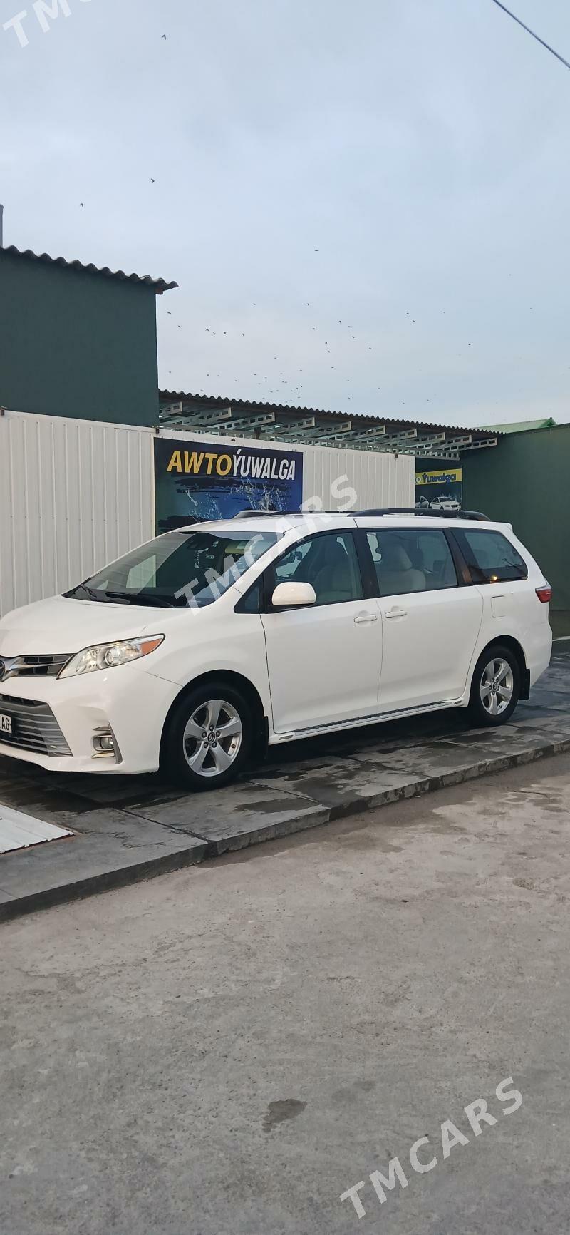 Toyota Sienna 2018 - 360 000 TMT - Aşgabat - img 3