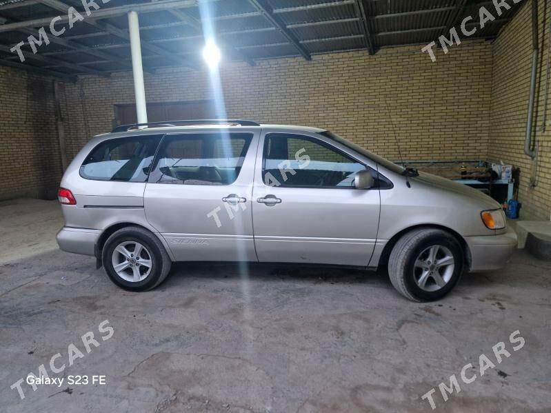 Toyota Sienna 2002 - 140 000 TMT - Чарджоу - img 4