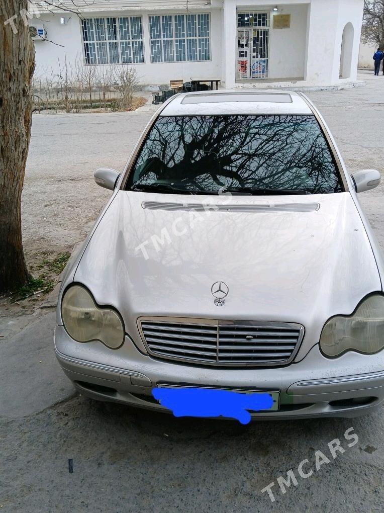 Mercedes-Benz C-Class 2002 - 75 000 TMT - Balkanabat - img 2