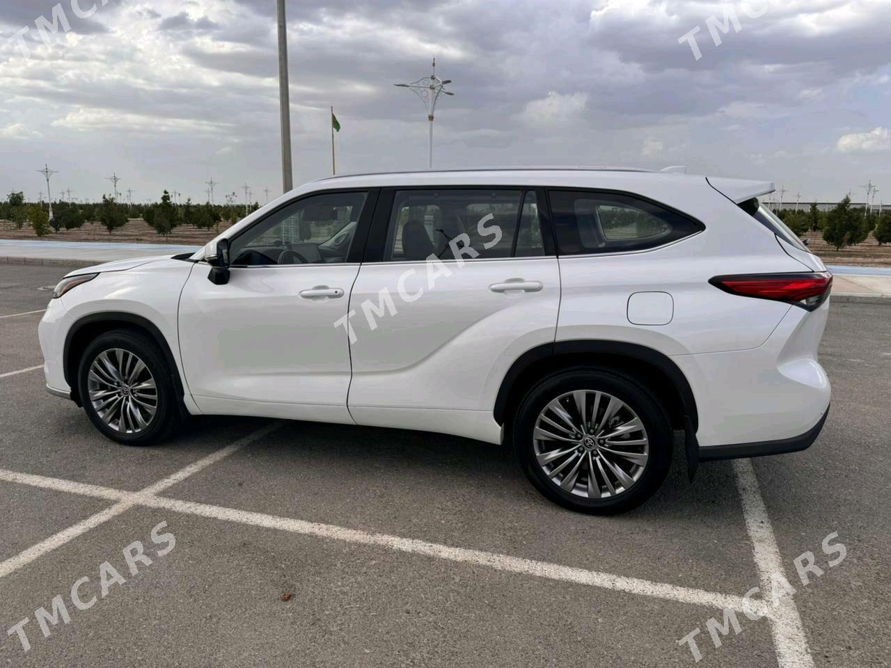 Toyota Highlander 2021 - 705 000 TMT - Ашхабад - img 8