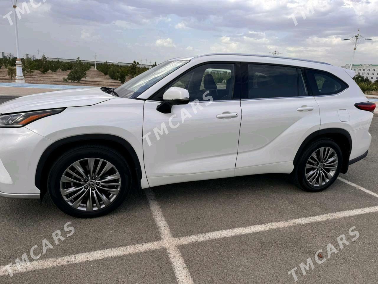 Toyota Highlander 2021 - 705 000 TMT - Ашхабад - img 2