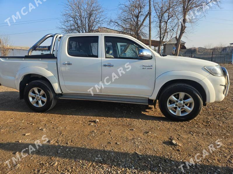 Toyota Hilux 2013 - 320 000 TMT - Sarahs - img 7