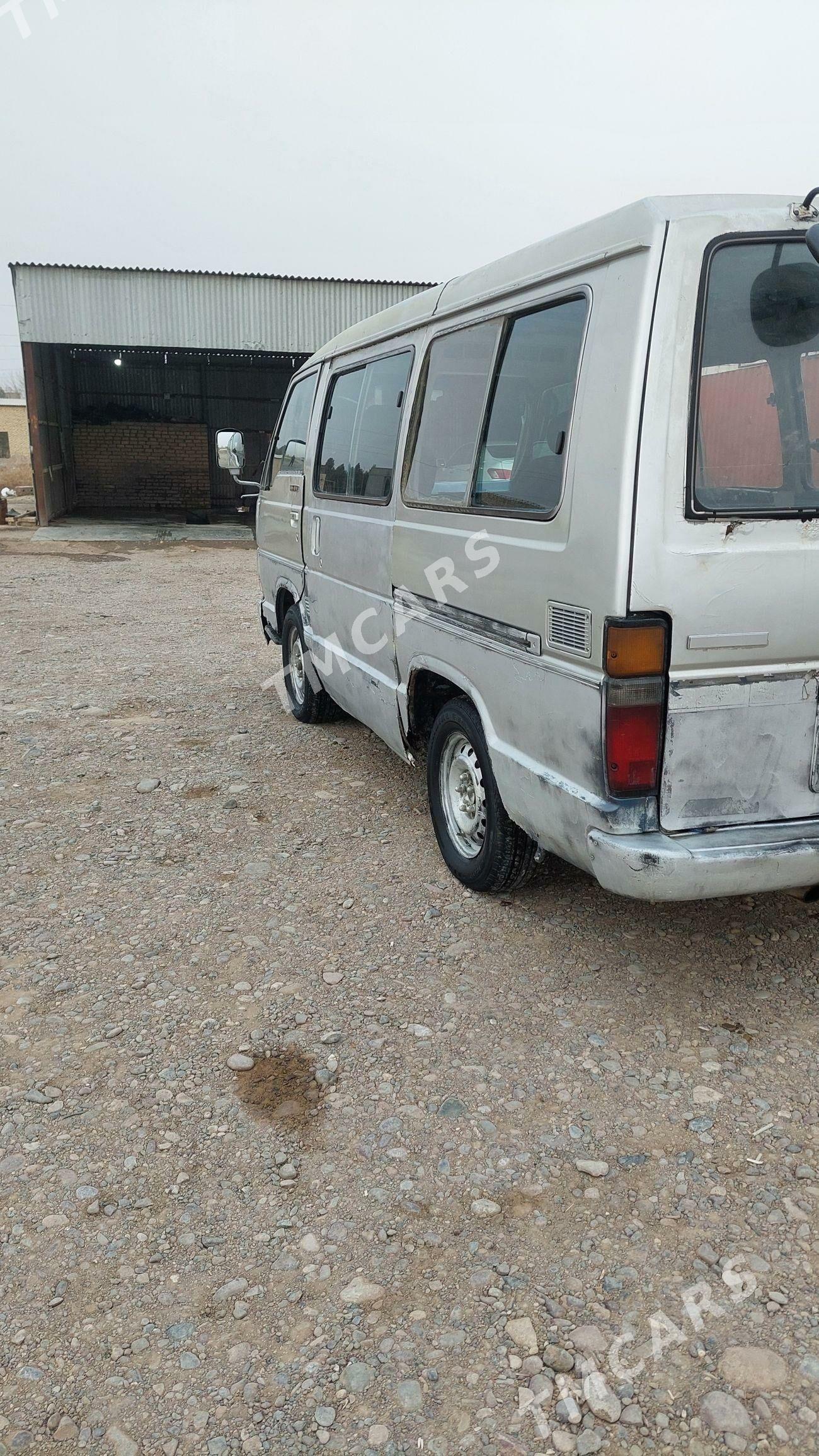 Toyota Hiace 1988 - 20 000 TMT - Сакарчага - img 2