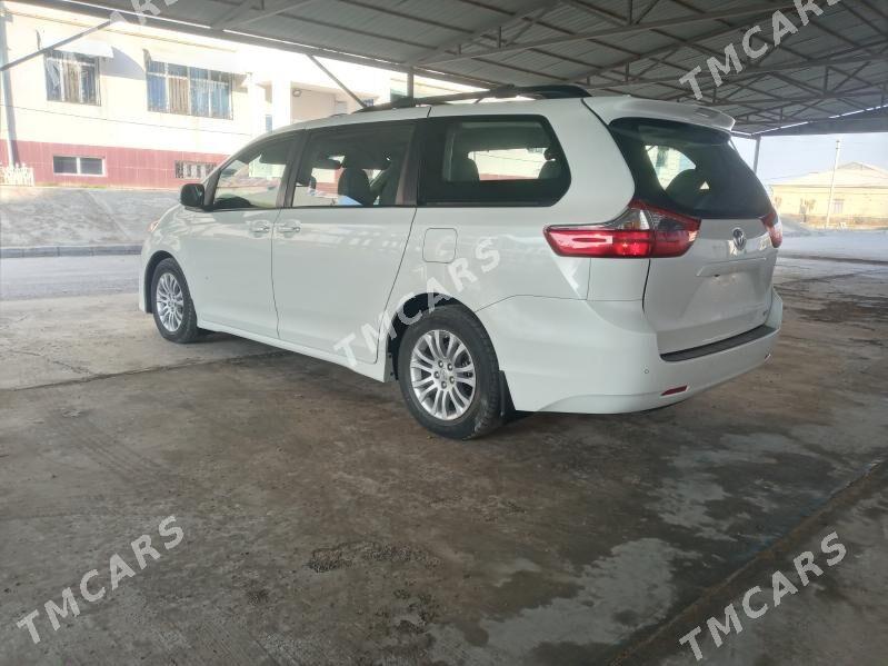 Toyota Sienna 2020 - 480 000 TMT - Мары - img 8