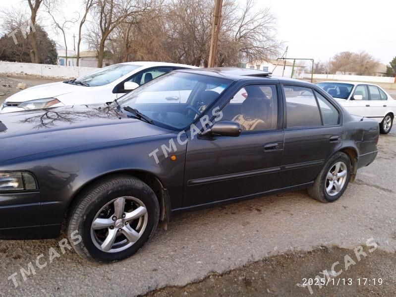 Nissan Maxima 1993 - 45 000 TMT - Балканабат - img 2