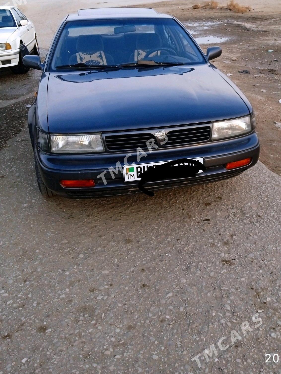 Nissan Maxima 1993 - 45 000 TMT - Балканабат - img 4