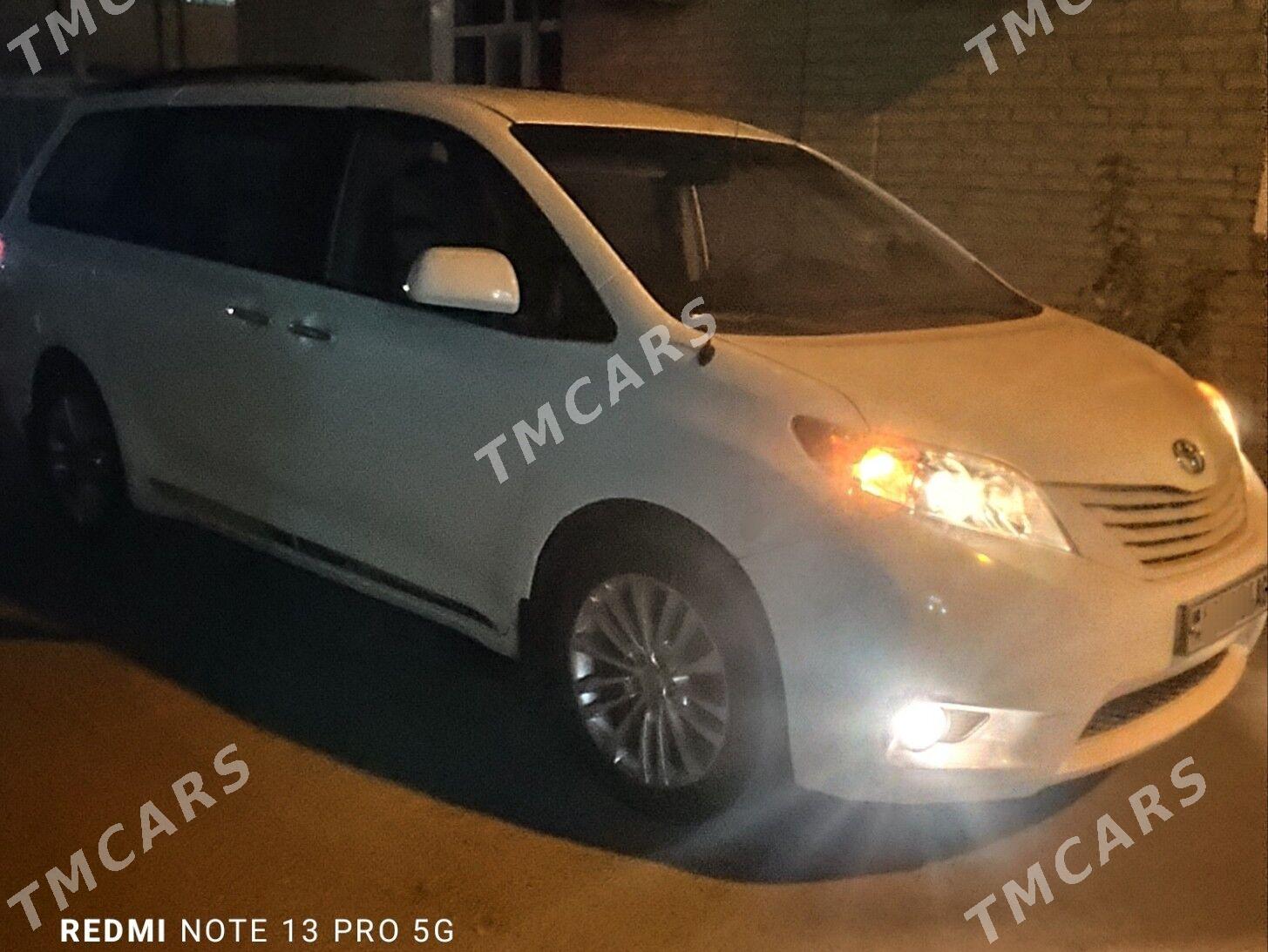 Toyota Sienna 2013 - 285 000 TMT - Ашхабад - img 4