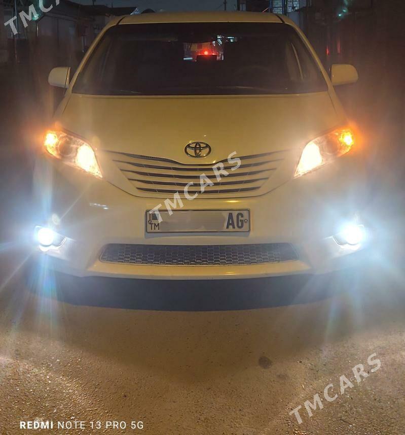 Toyota Sienna 2013 - 285 000 TMT - Ашхабад - img 2