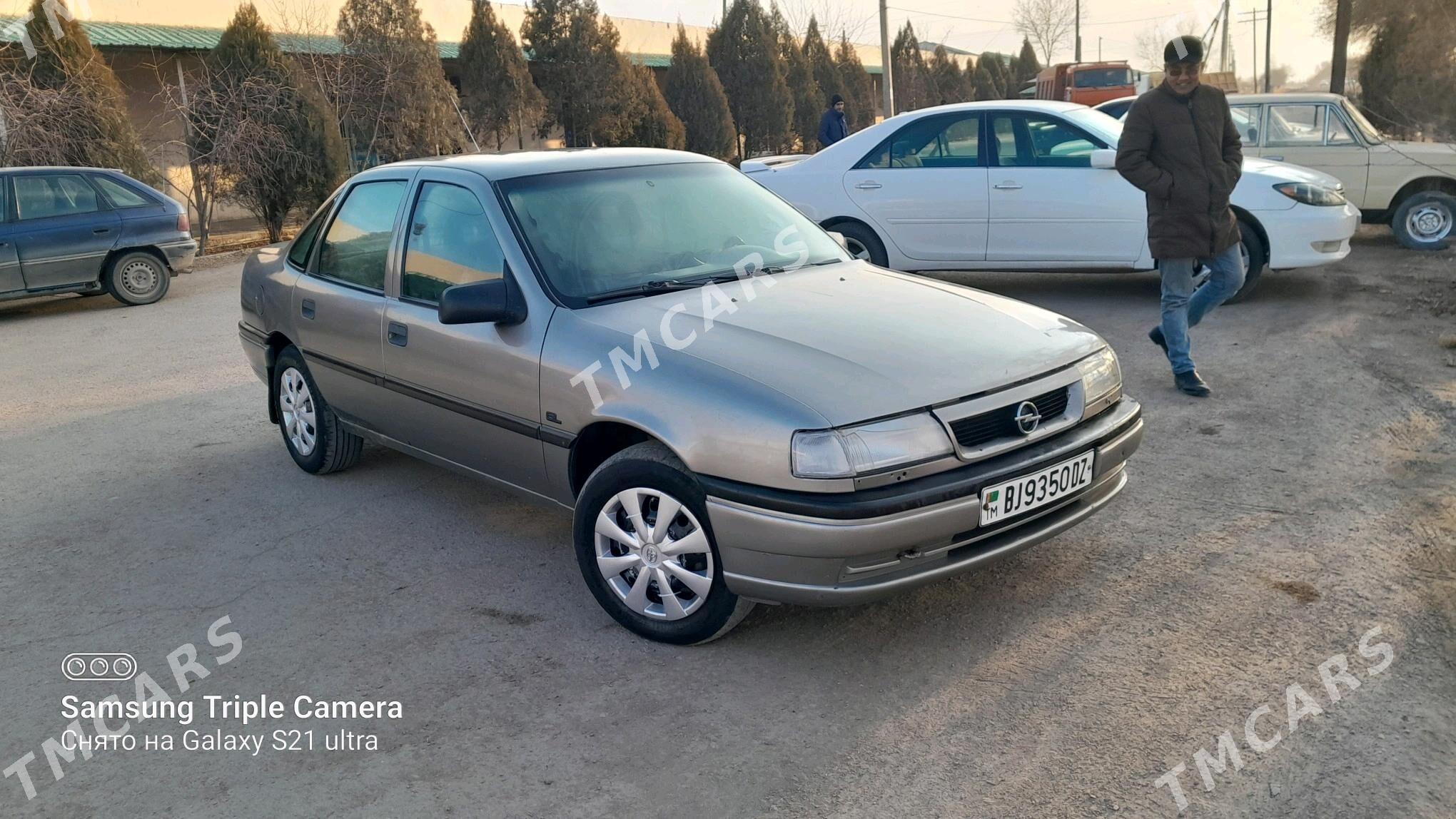 Opel Vectra 1993 - 33 000 TMT - Губадаг - img 2