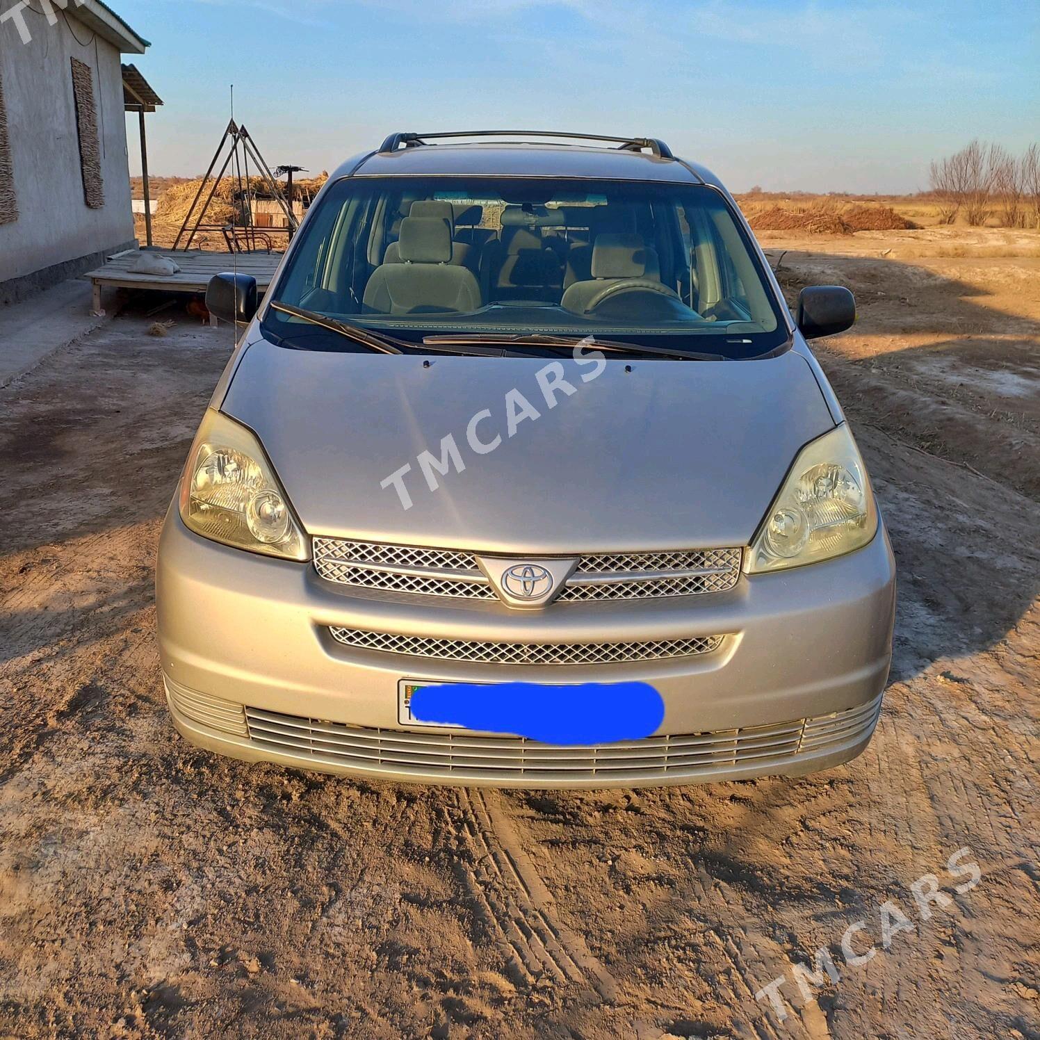 Toyota Sienna 2004 - 210 000 TMT - Кёнеургенч - img 3