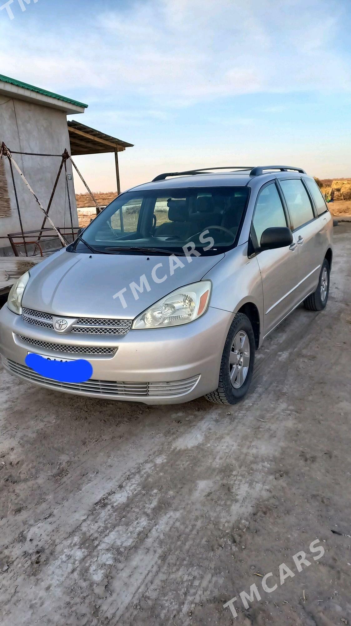 Toyota Sienna 2004 - 210 000 TMT - Кёнеургенч - img 5