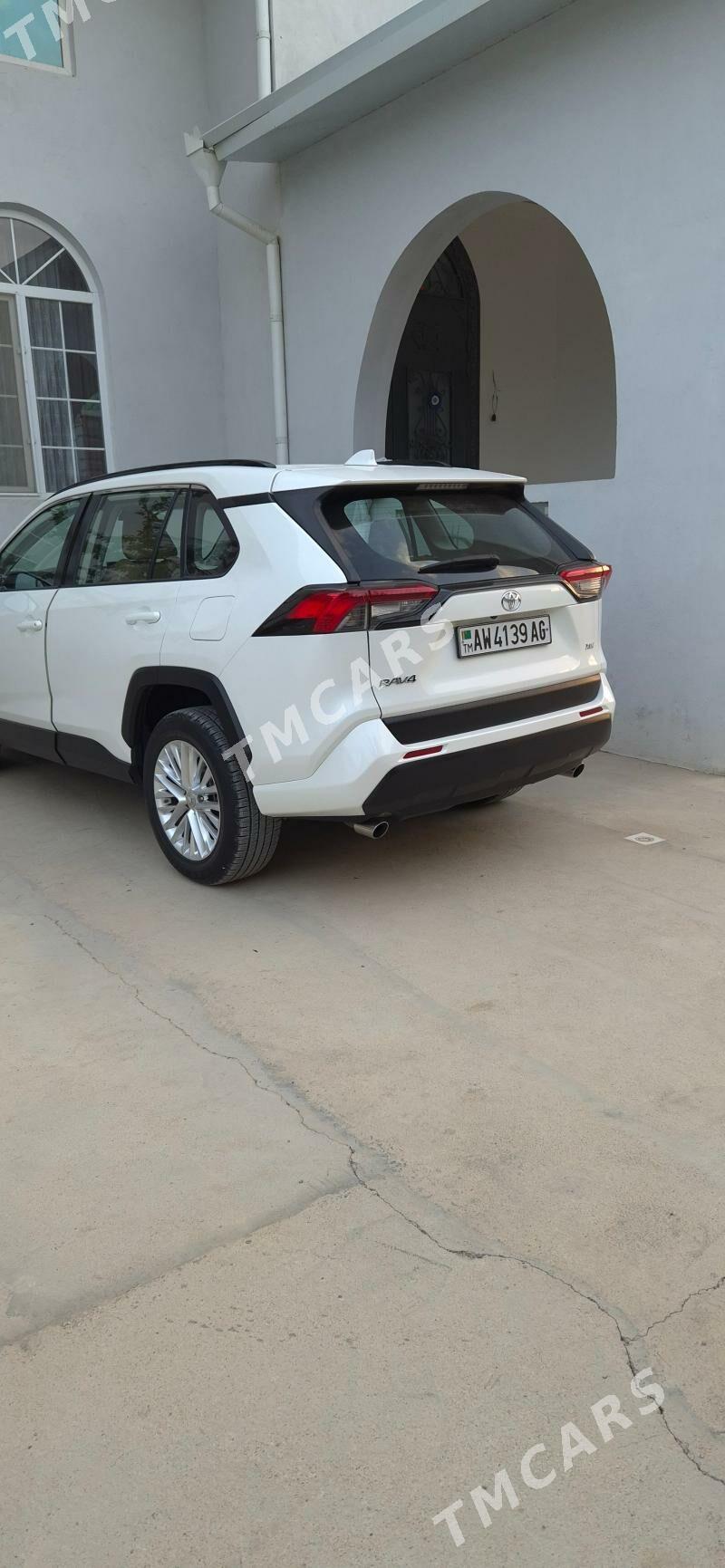 Toyota RAV4 2019 - 380 000 TMT - Aşgabat - img 3