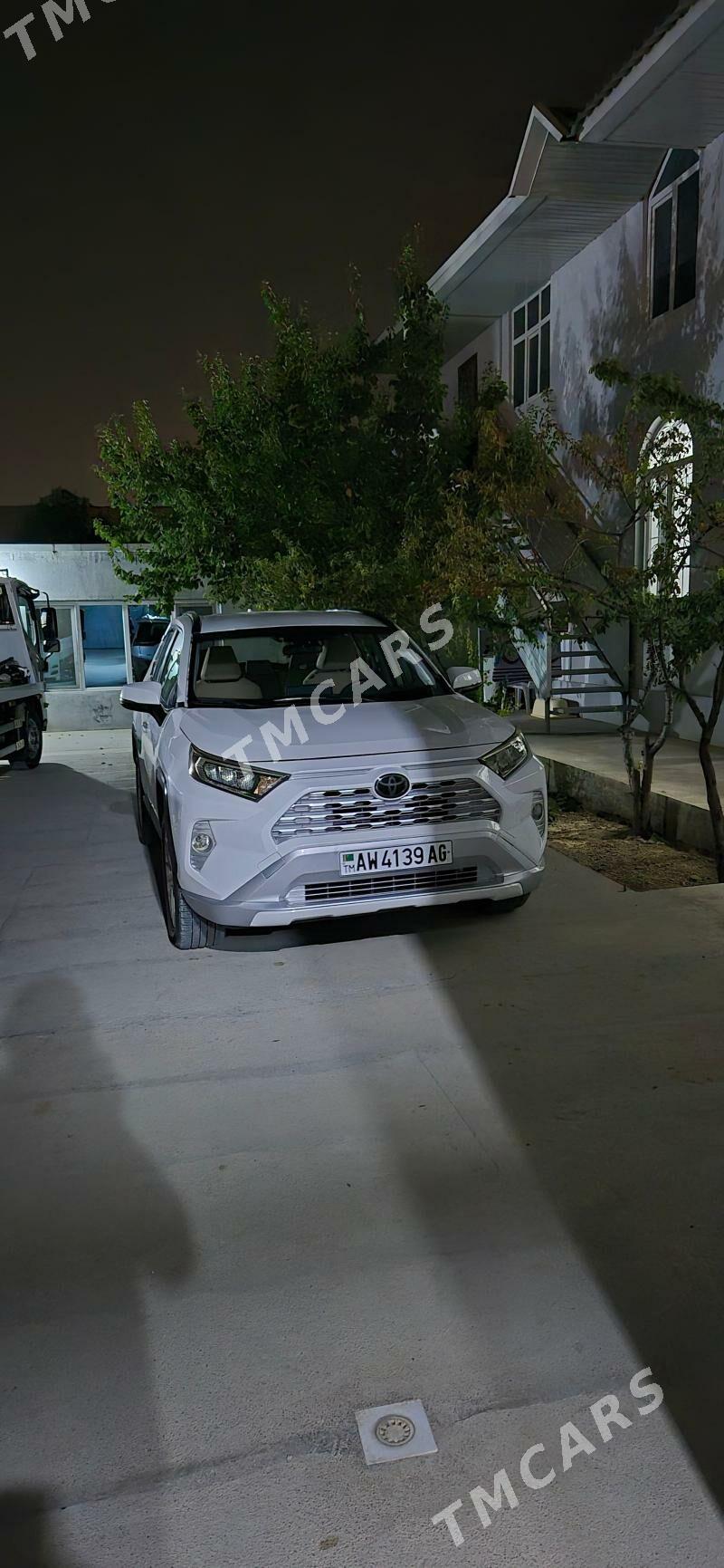 Toyota RAV4 2019 - 380 000 TMT - Aşgabat - img 2