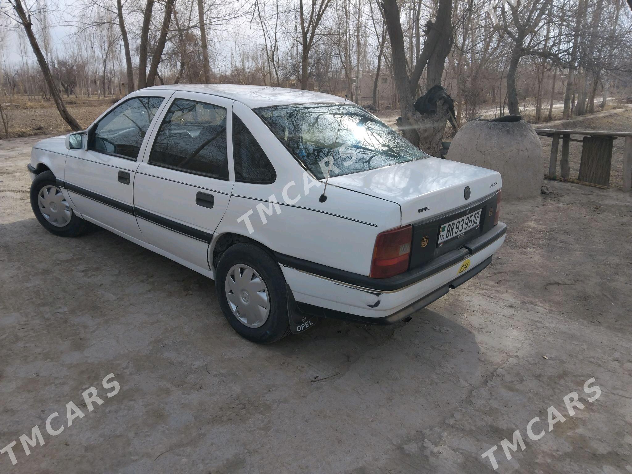 Opel Vectra 1990 - 30 000 TMT - Гурбансолтан Едже - img 3