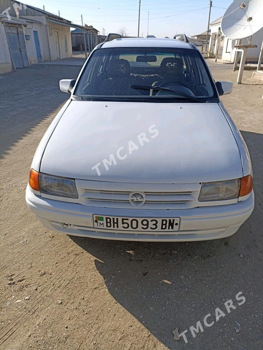 Opel Astra 1994 - 28 000 TMT - Гумдаг - img 4