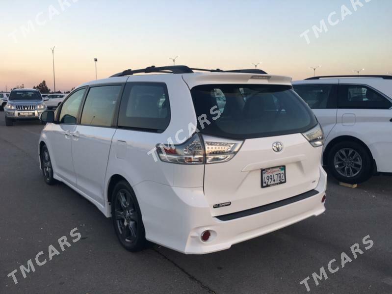 Toyota Sienna 2018 - 415 000 TMT - Türkmenabat - img 6