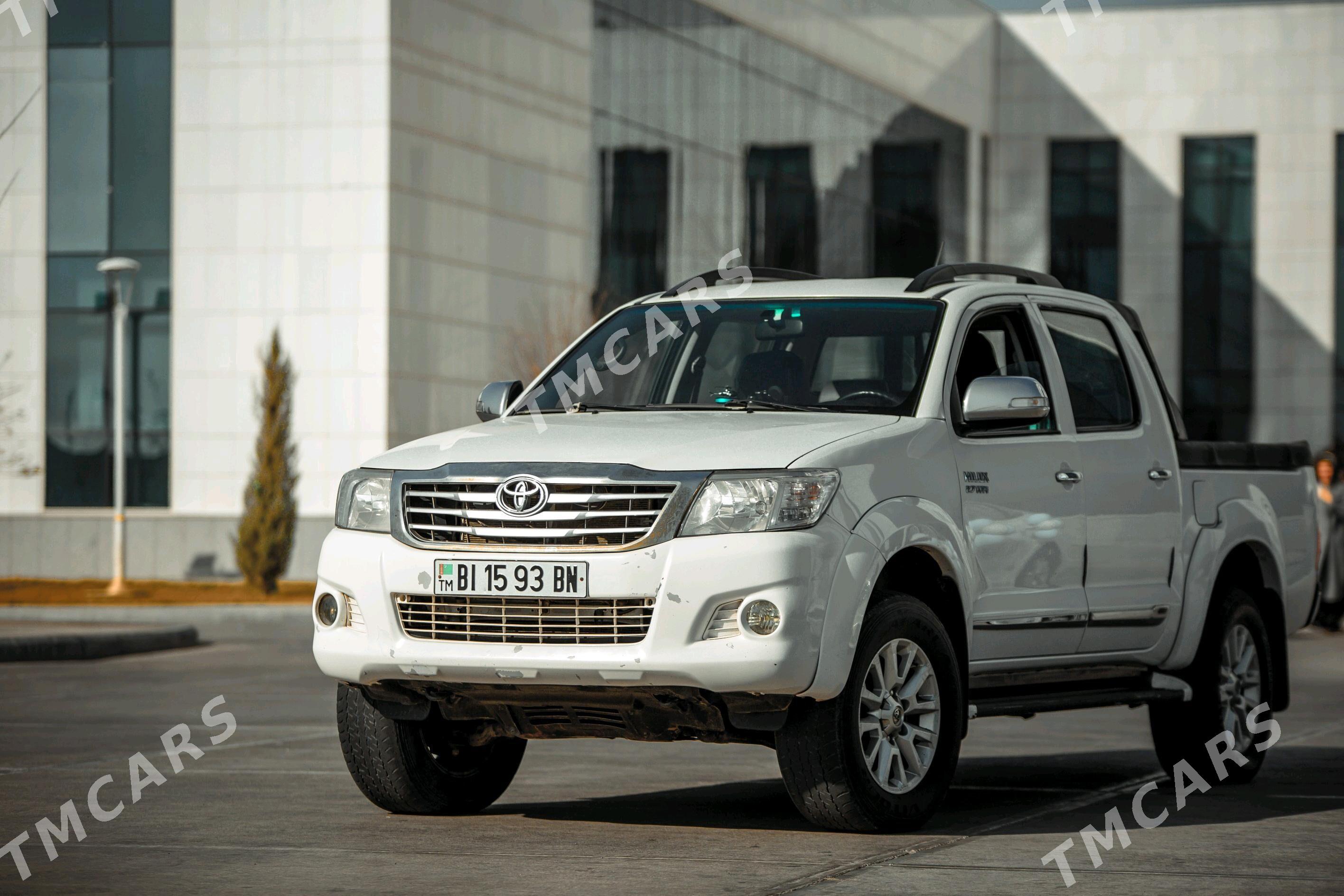 Toyota Hilux 2013 - 320 000 TMT - Туркменбаши - img 4