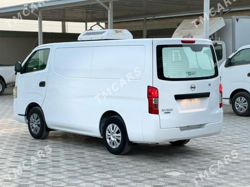 Nissan Urvan 2021 - 370 000 TMT - Мары - img 8