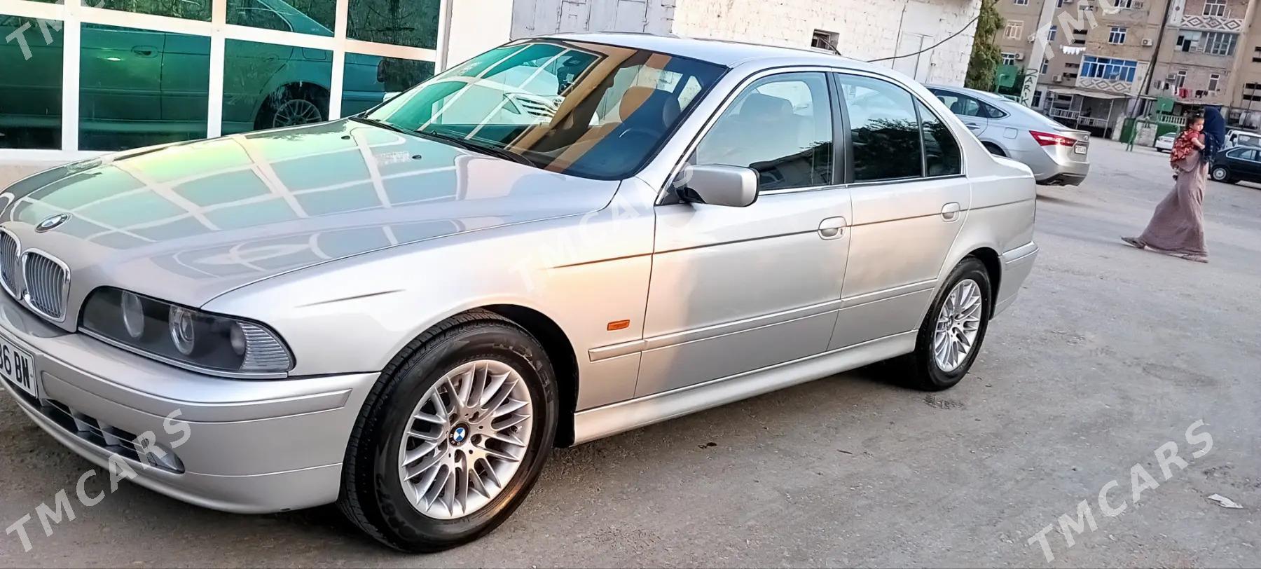 BMW E39 2002 - 126 000 TMT - Балканабат - img 2