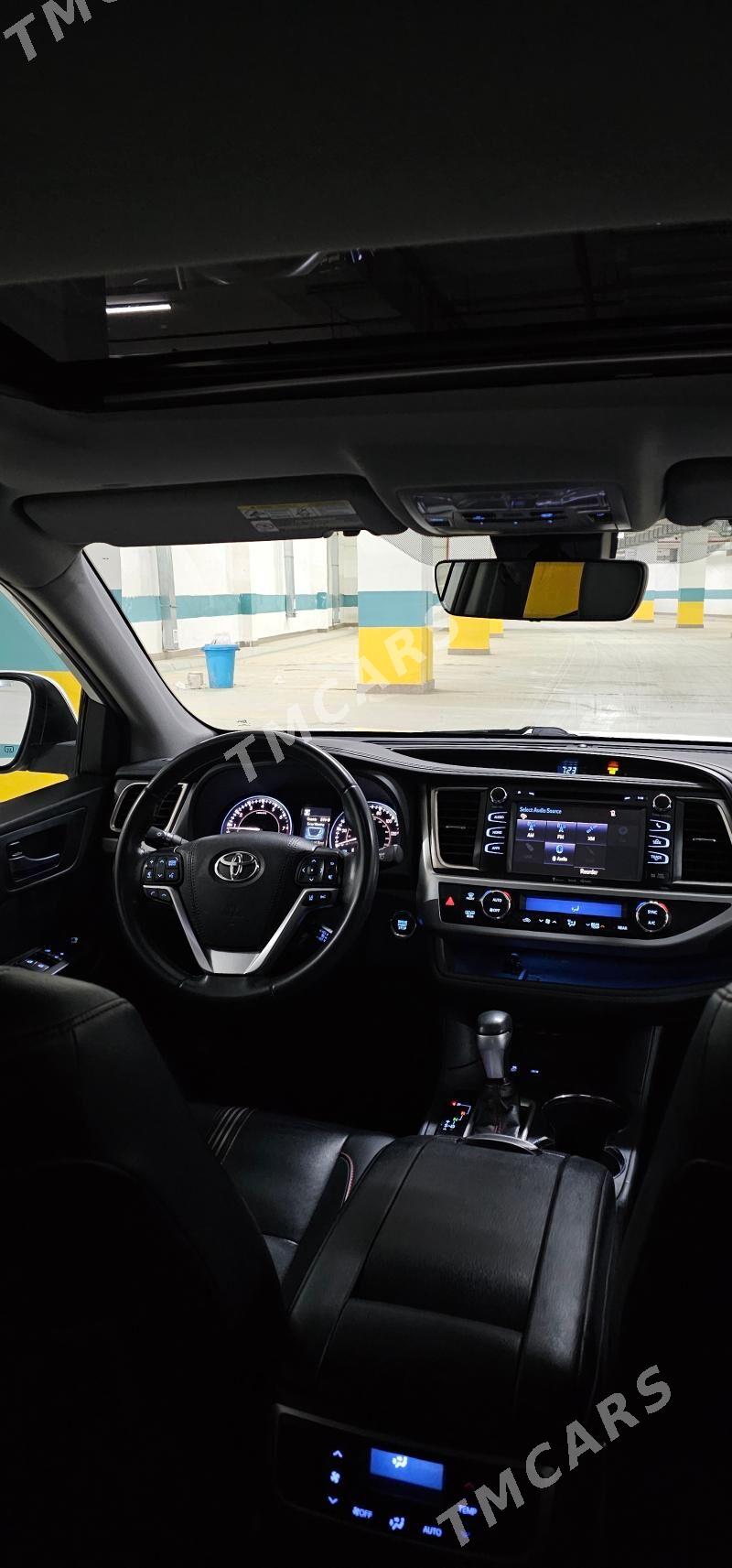 Toyota Highlander 2019 - 450 000 TMT - Aşgabat - img 4