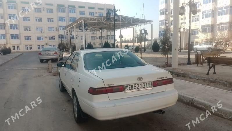 Toyota Camry 1998 - 100 000 TMT - Saýat - img 2