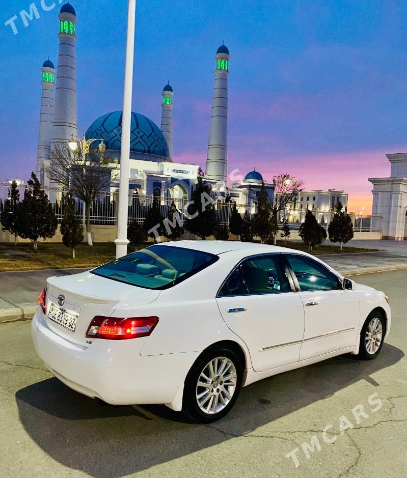 Toyota Camry 2010 - 200 000 TMT - Дашогуз - img 4