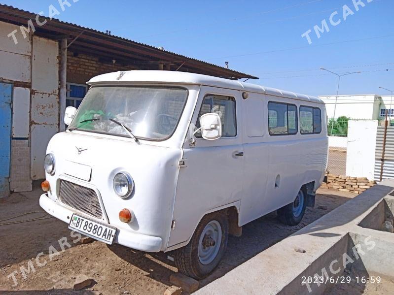 UAZ 452 1995 - 40 000 TMT - Теджен - img 2