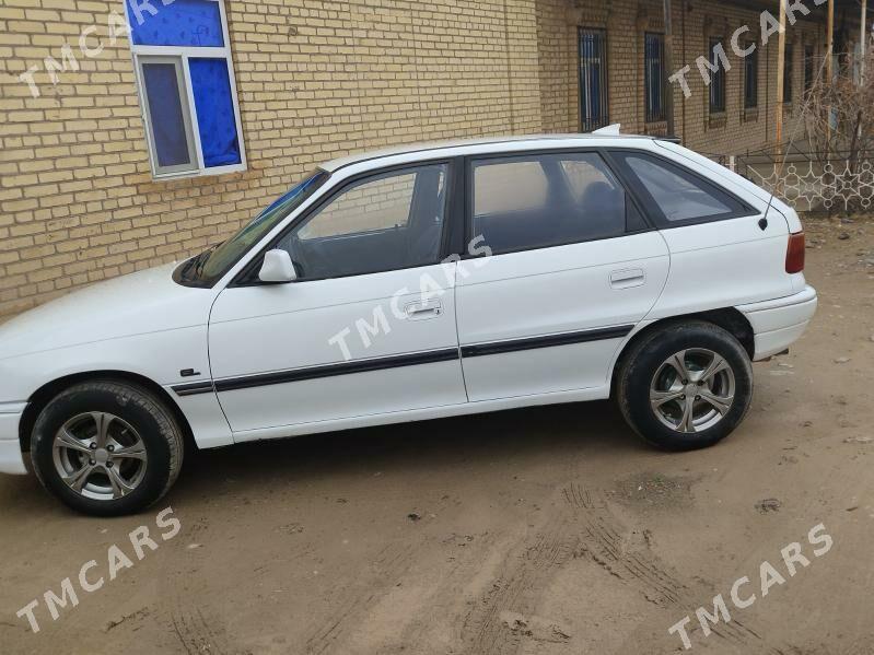 Opel Vectra 1992 - 31 000 TMT - Чарджоу - img 2