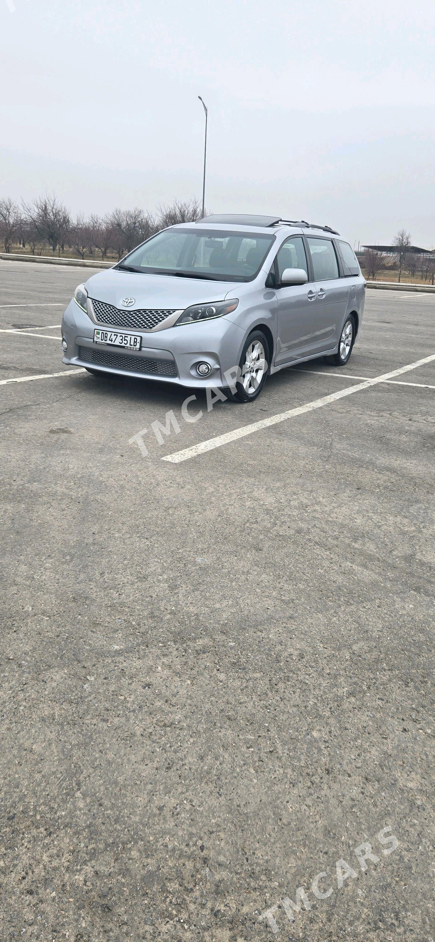 Toyota Sienna 2016 - 340 000 TMT - Туркменабат - img 2