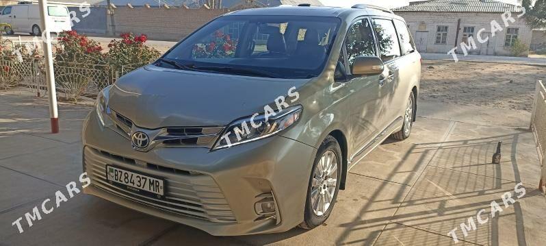 Toyota Sienna 2016 - 550 000 TMT - Baýramaly - img 6