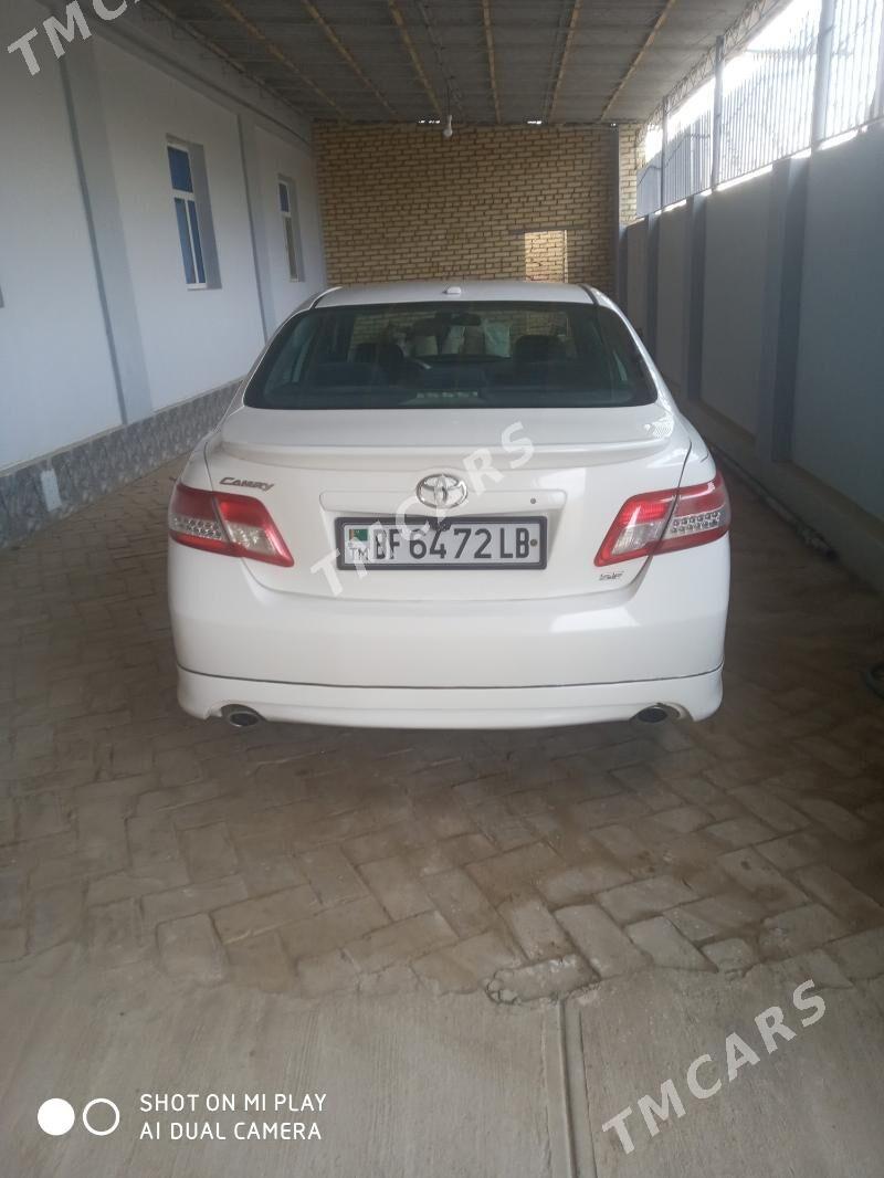 Toyota Camry 2010 - 180 000 TMT - Халач - img 2